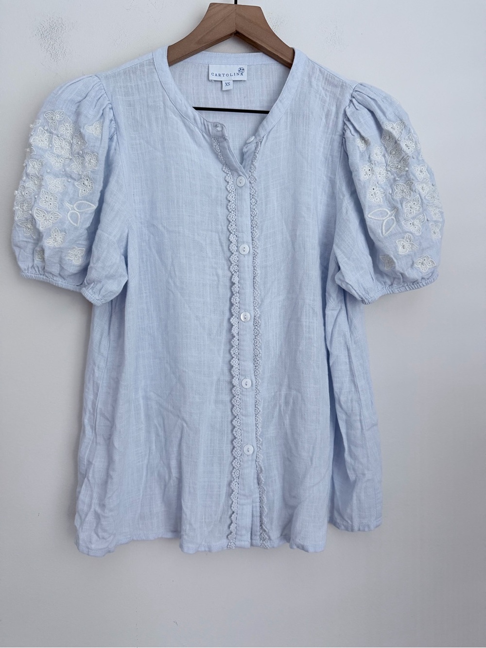 Cartolina light blue Short puff Sleeve blouse eyelet embroidery Flax blend XS